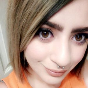 Meet your Posher, Elyssa